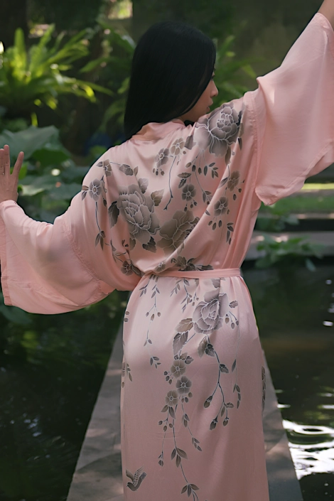 Silk long kimono with ROSES motif